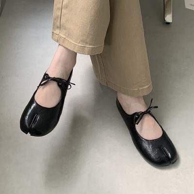 Fashion IPPEUM Tabi Shoes For Women 2025 New Fall Fashion Black Split Toe Ballet Flats