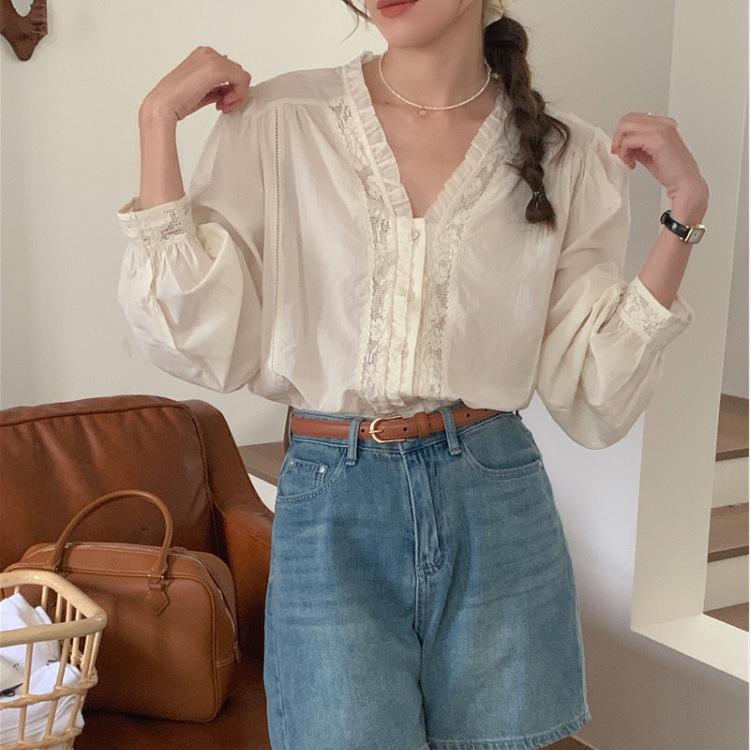 Spring Korean Gentle Heavy Industry Embroidery Lace Hollow Splicing Pleated V-Neck Bubble Sleeve Shirt Top Women