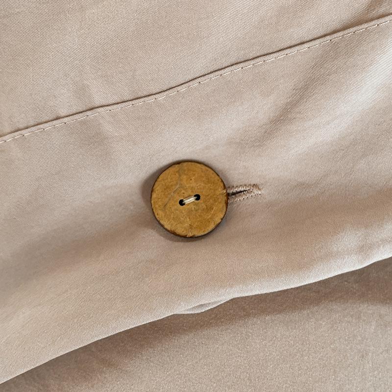 MUJI-Inspired Solid Color Cotton Button-Down Student Bedding Set - Japanese Style, Skin-Friendly, Four-Piece College Set