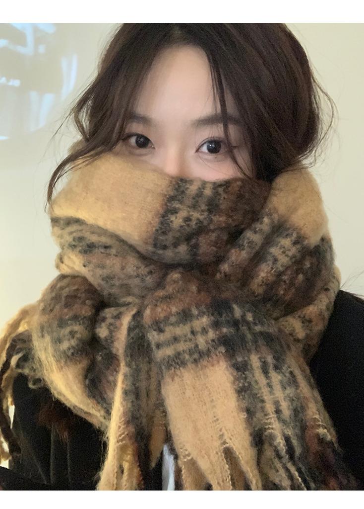 Maillard retro wear with scarf women's winter new student versatile warm scarf shawl dual-purpose tide