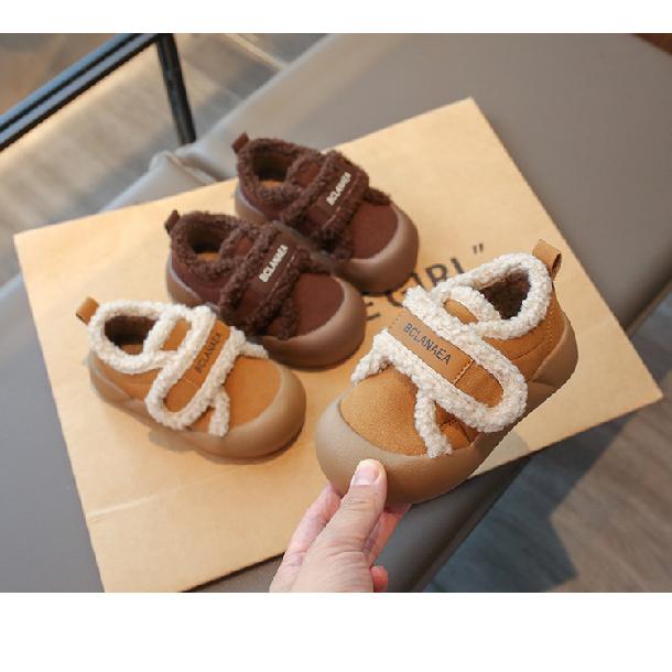 Mokassins mit dicker Sohle im amerikanischen Stil für Kinder, Winter-Fleece-gefütterte neue warme Pelzschuhe für Mädchen für draußen, Schnee-Baumwollschuhe