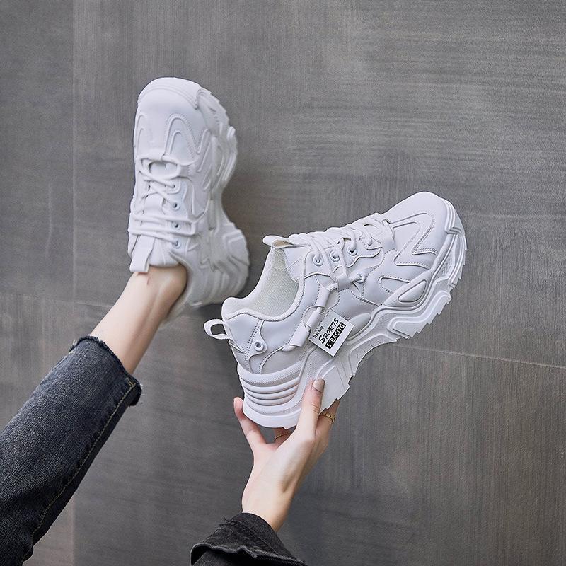 Chaussures de papa entièrement noires pour femmes, polyvalentes et décontractées pour le printemps et l'automne, ne fatiguent pas les pieds, chaussures pour femmes antidérapantes et déodorantes, travail petit noir