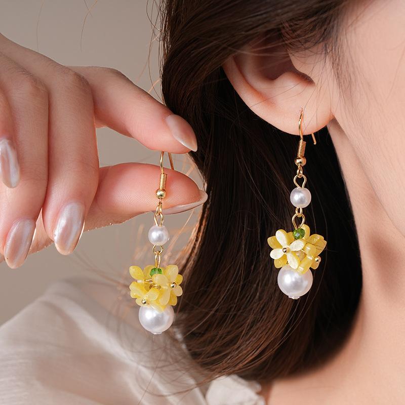 Small fresh yellow flower fringed pearl earrings exquisite temperament earrings ear hook earrings