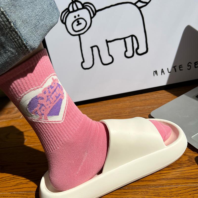 Cute Female Spring and Autumn American retro personality mid-tube socks art college wind sports socks cotton socks