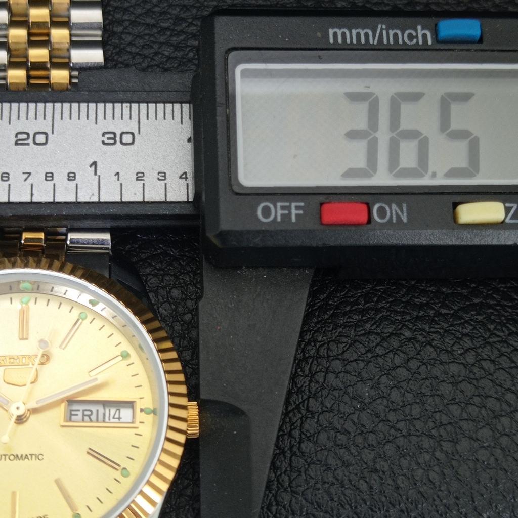 JAPAN VINTAGE REFURBISHED SEIKO 5 AUTOMATIC MENS GOLDEN DIAL WATCH a443187-1