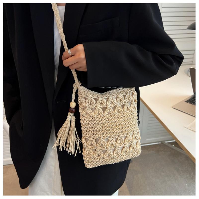 New Mobile Phone Bag Hollow Straw Women's Bag Versatile Fringed Vacation Beach Woven Shoulder Satchel