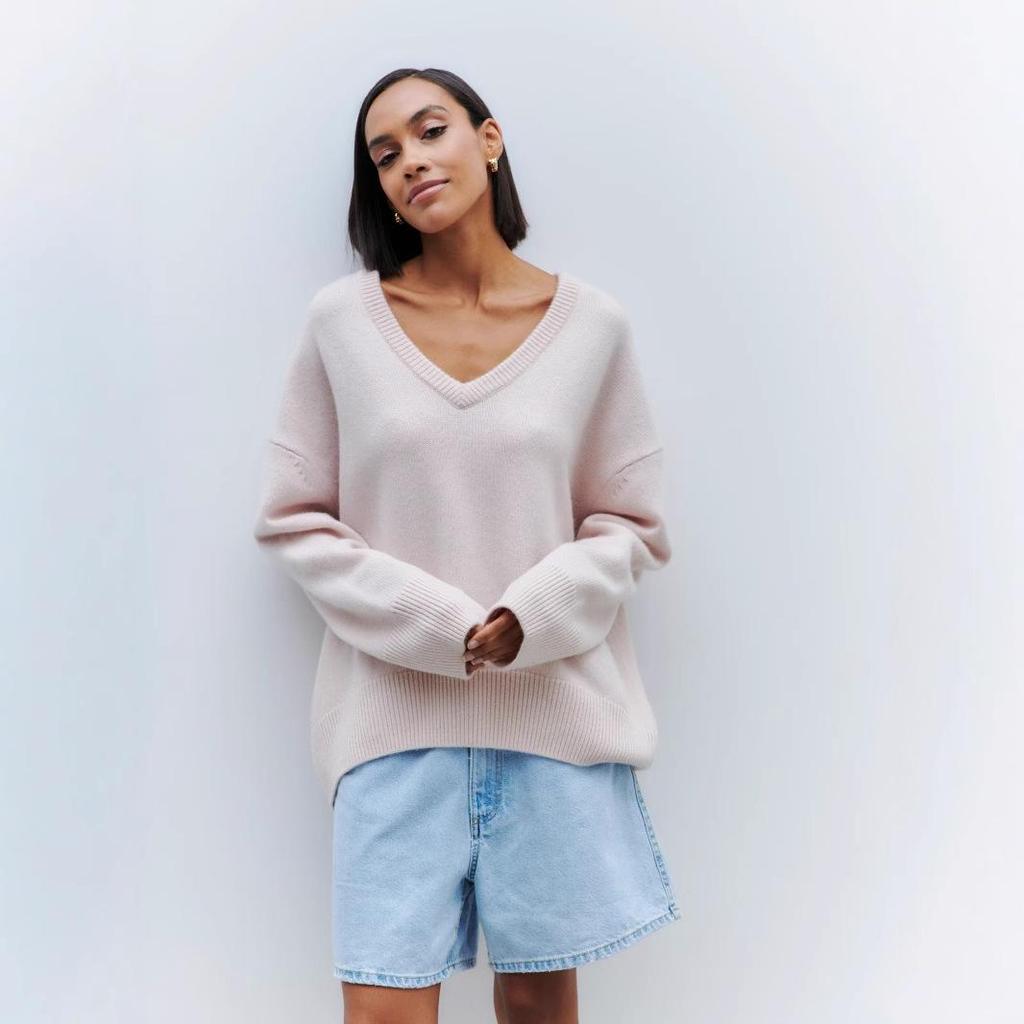 Qooth Women's Sweater Oversize V-Neck Soft Rayon Blend Autumn Winter Pullover Casual Lounge Wear QT2748