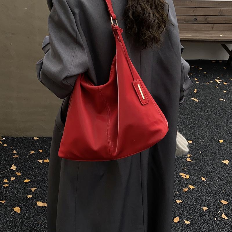 

Red Bridal Wedding Bag Women 2025 New Niche Premium Wedding Bag Large Capacity Tote Bag New Year s Bag червоний