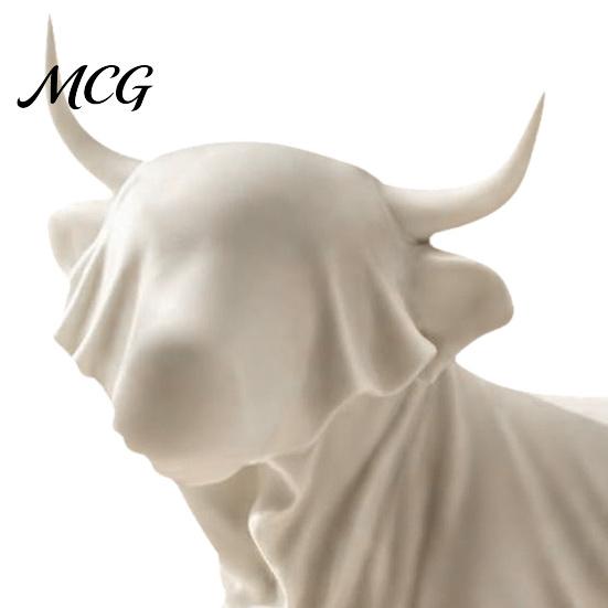 Minimalist Animal Decoration 3D Printed Highland Cow Ghost Statue, Halloween Yak Figurine, Sculptural Ornament Sculpture for Home Office Shelf