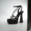 Sommer neue super hohe Ferse 13cm dicke Ferse wasserdichte Sohle quadratische Spitze Strass Wort mit High Heel Sandalen Laufsteg Bankettschuhe