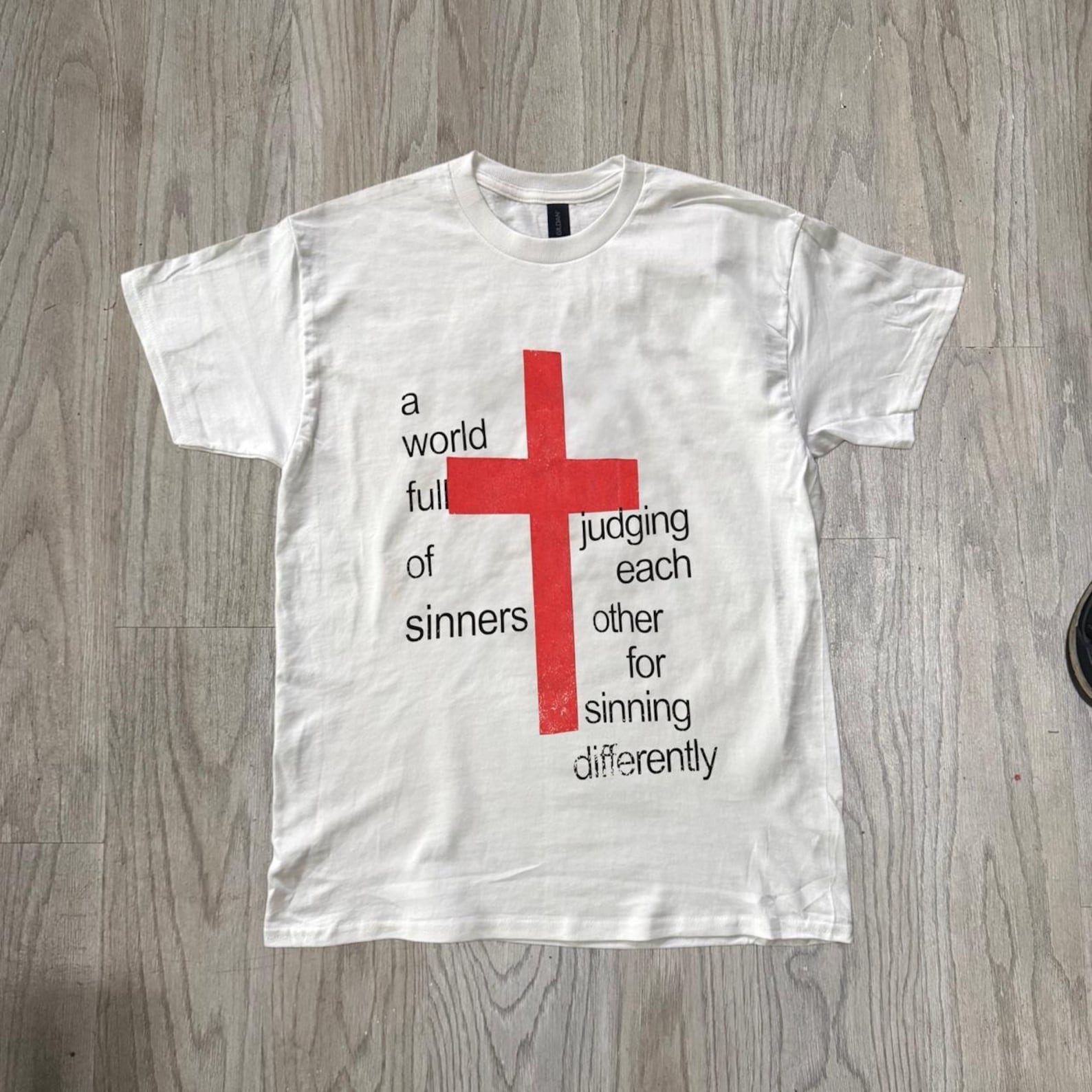 Sinners graphic tee, Christian T-Shirt, A World Full of Sinners, Red Cross Faith Tee, Christian graphic tee, Jesus cross shirt 3XL