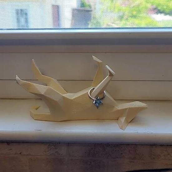 Держатель кольца для собаки Мужчины Женщины Ювелирные изделия Кольцо на палец Органайзер Стенд для офиса Настольный компьютер Фигурка собаки Украшение Любитель домашних животных Рождественский подарок чёрный 774₽