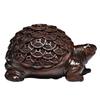 Geschnitztes Ebenholz-Ornament einer goldenen Schildkröte für die Feng Shui-Dekoration von Zuhause und Büro
