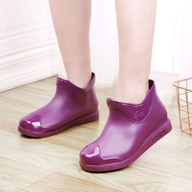 Rain shoes women's fashion wear non-slip water shoes adult students waterproof overshoes short women's rubber shoes medium rain boots