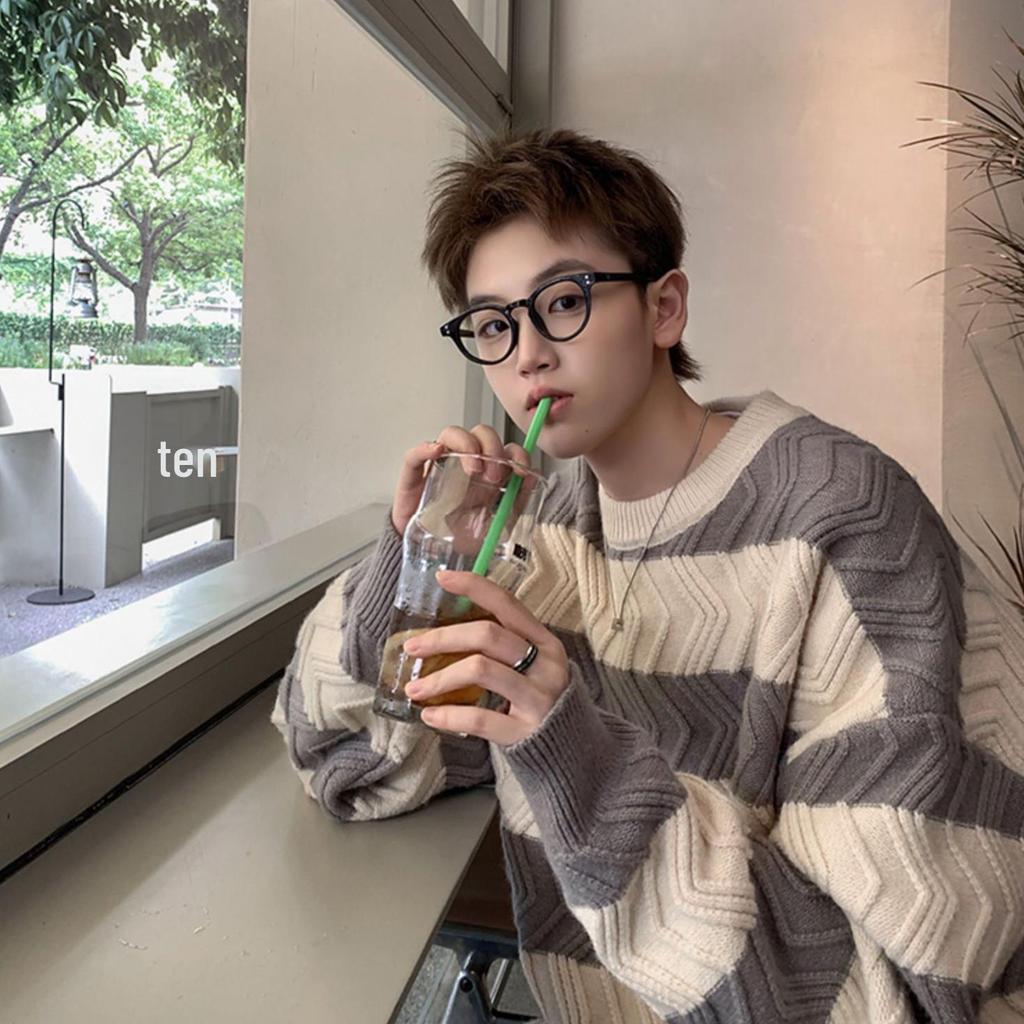 Hong Kong Style Men's Winter Loose Knit Sweater - Trendy Round Neck, Korean Version, Relaxed Couple Design