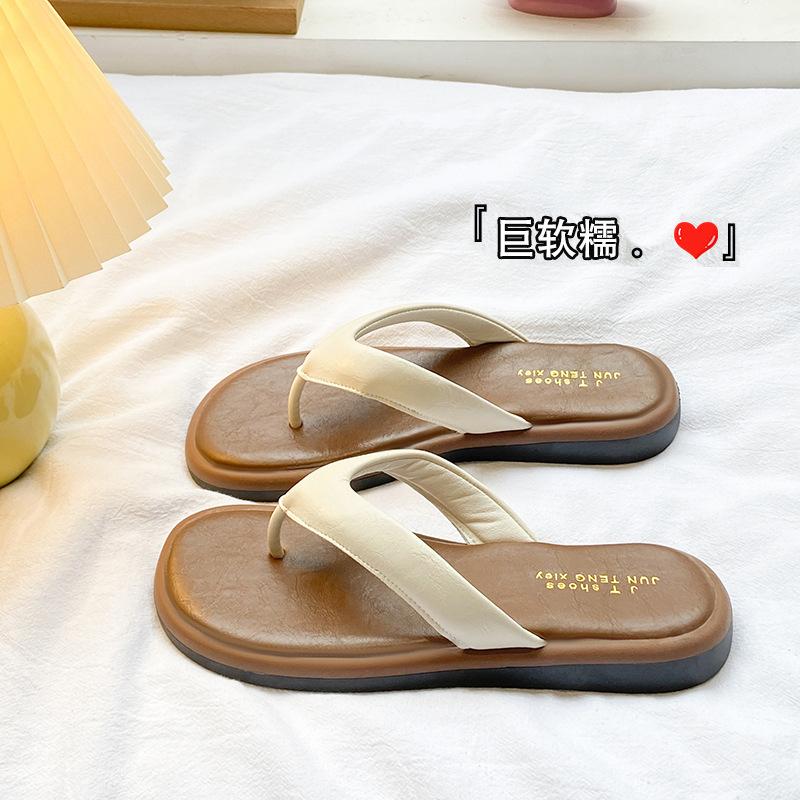 Retro beach flip-flops women's 2025 summer new outer sandals high-end flat casual sandals