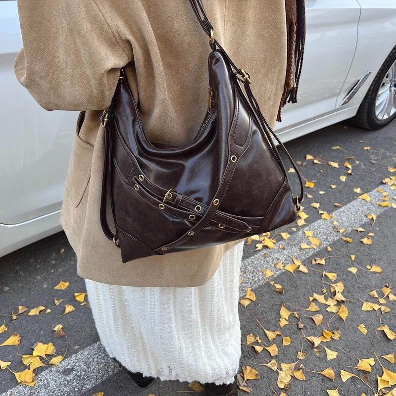 

2025 new European and American fashion locomotive bag oil wax punk style shoulder tote bag large capacity oblique span bag trendy bags 31*7*29