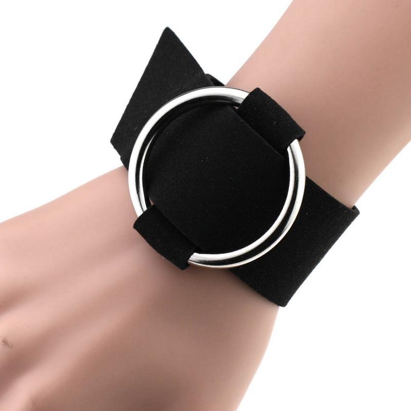 Kvinnemote sirkulær ring sjarmarmbånd bred fløyel flerfarget armbånd stor sirkel mansjett vintage klubbsmykker flanell justerbar armring