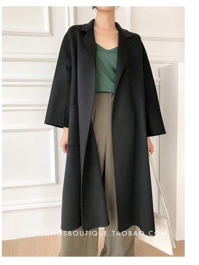 Max Family Style 2023 Women's Extra Long Wool Coat in New Water Ripple Design