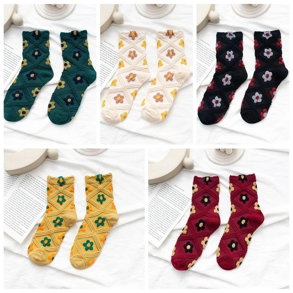 5Pairs Embroidery Women Cotton Socks Breathable Autumn Flower Socks Mid Tube Socks Girls  for Girls