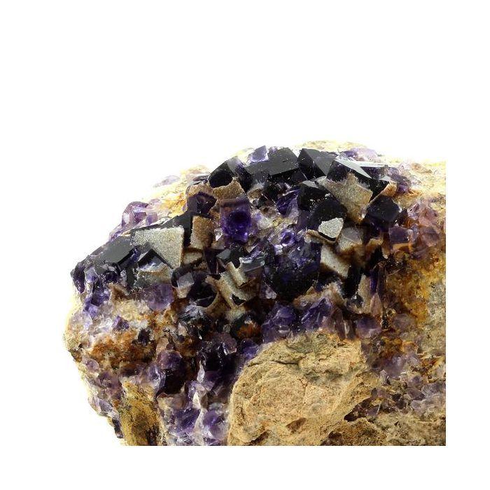 Pierres et Minéraux. Fluorite + Baryte + Quartz. 1878.0 ct. La Cabaña, Berbes, Asturias, Espagne.