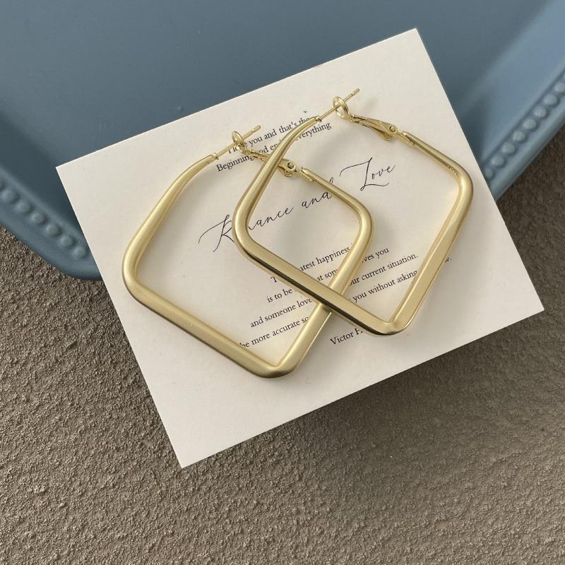 Square-shaped Earrings for Women in Summer, Bold Ear Accessories with Unique Design, Small-sized Large Ear Ring