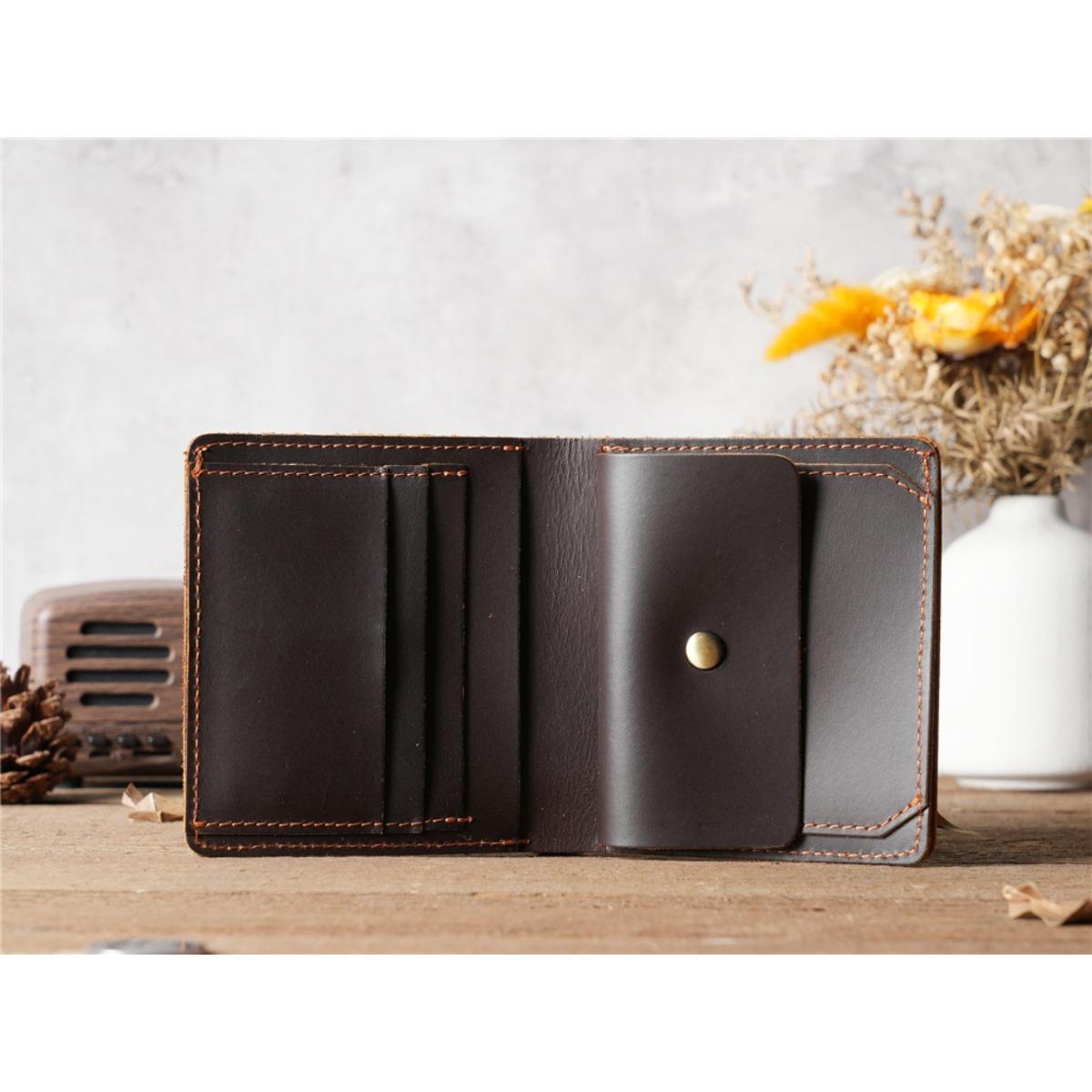 

Crazy Horse Leather Simple Short Wallet Head Layer Leather Retro Men s and Women s Large Capacity Card Bag Wallet Genuine Leather темно-коричневого кольору