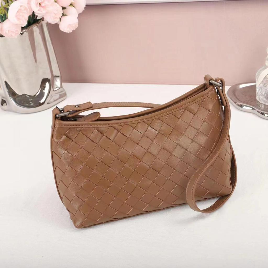 Sheepskin Woven Shoulder Bag Large Capacity Crossbody Bag Dumpling Bag Underarm Bag