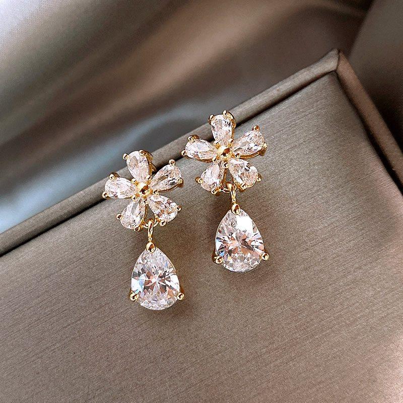 New Design Sweet Rhinestone Flower Stud Earrings For Women Elegant Imitation Pearl Crystal Zircon Earring Korean Party Zircon