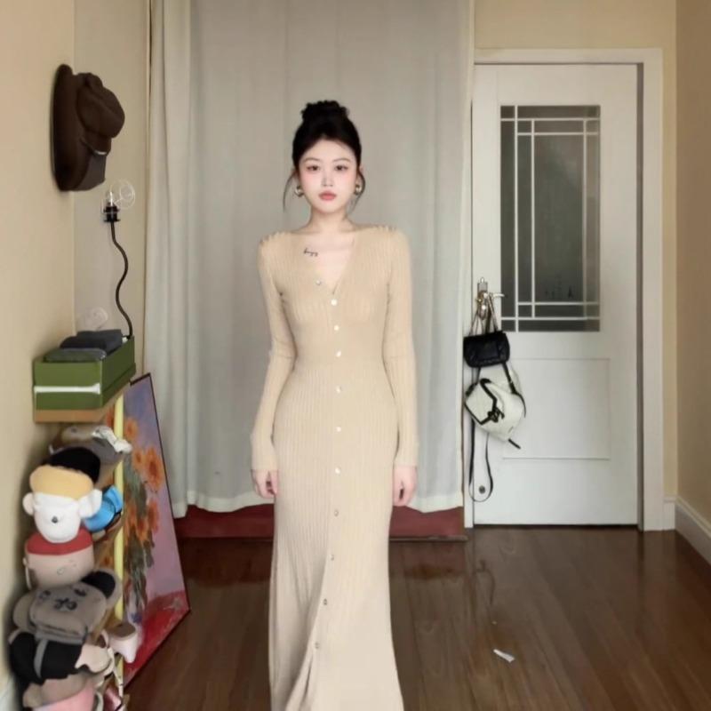 [] Gentle long-sleeved knitted dress children's autumn and winter new temperament hip-wrapped dress