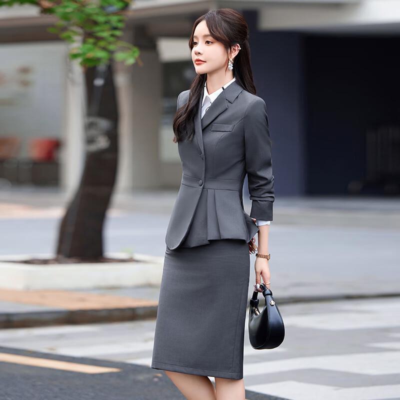 Set de costume formale profesionale pentru femei