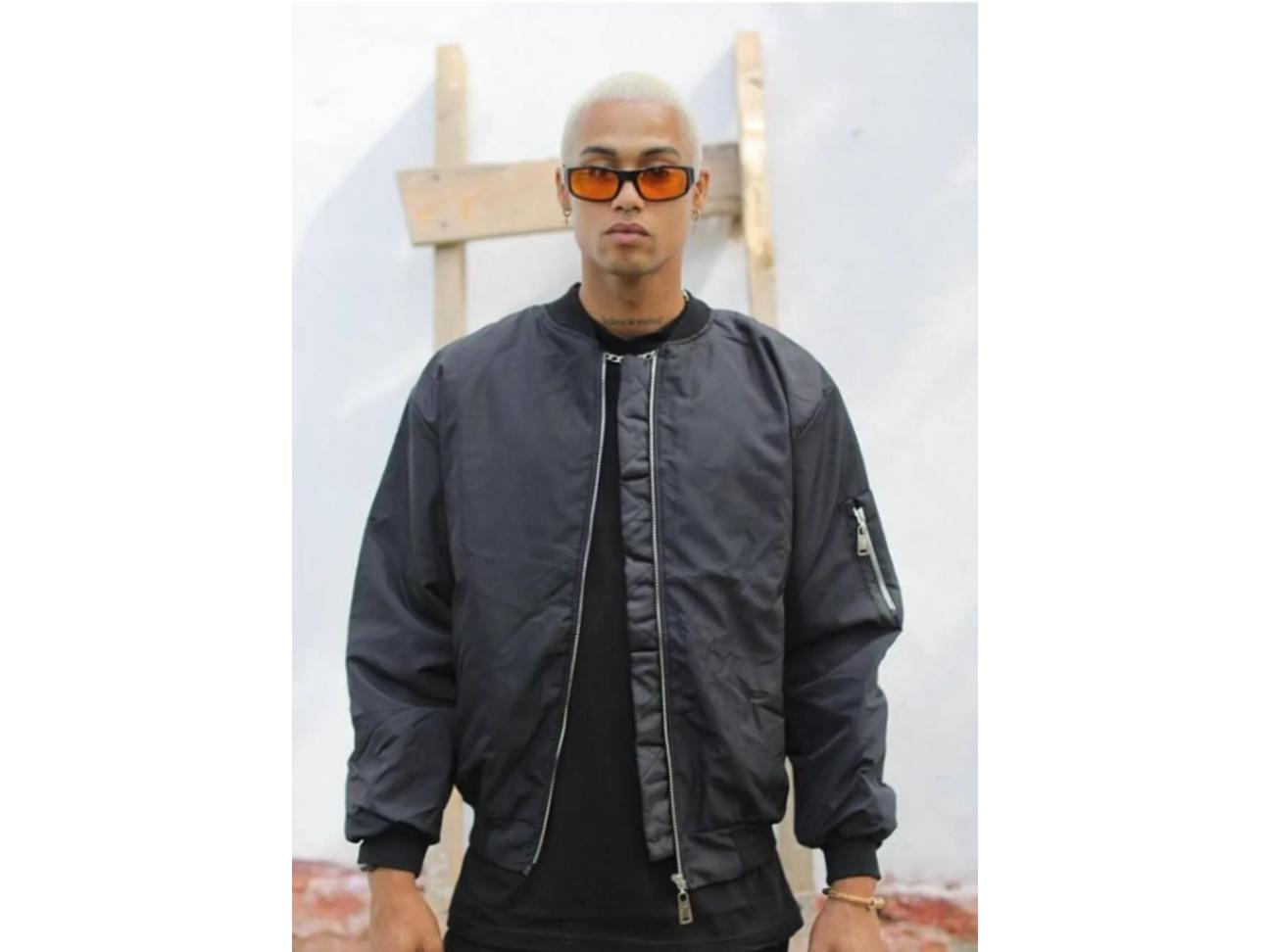 

Черный бомбер s