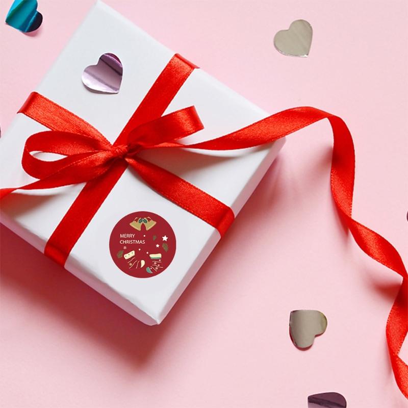 Roll of 500Pcs Classic Red Christmas Sticker Christmas Cards Gift Box Decorations Sealing Adhesive Label Xmas Supplies