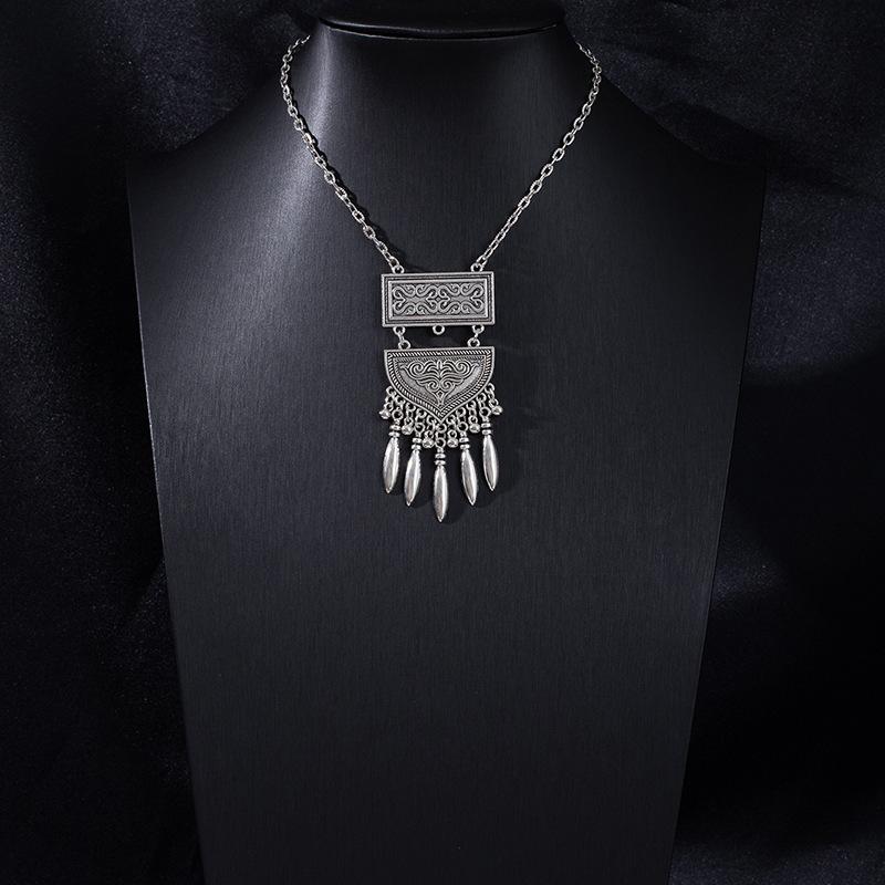 Retro Ethnic Portrait, Coin Tassel Necklace, New Chinese Exotic Collarbone Chain, Miao Jiang Girl Neck Chain