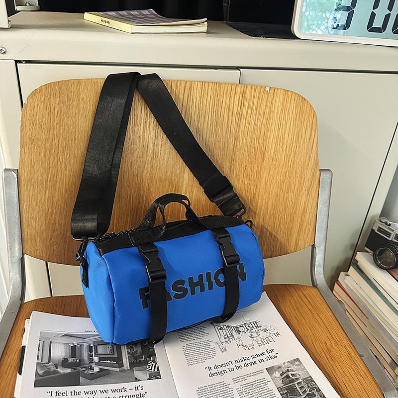 

2025 foreign style texture simple fashion trend pillow bag summer new casual women personality shoulder messenger bag синій