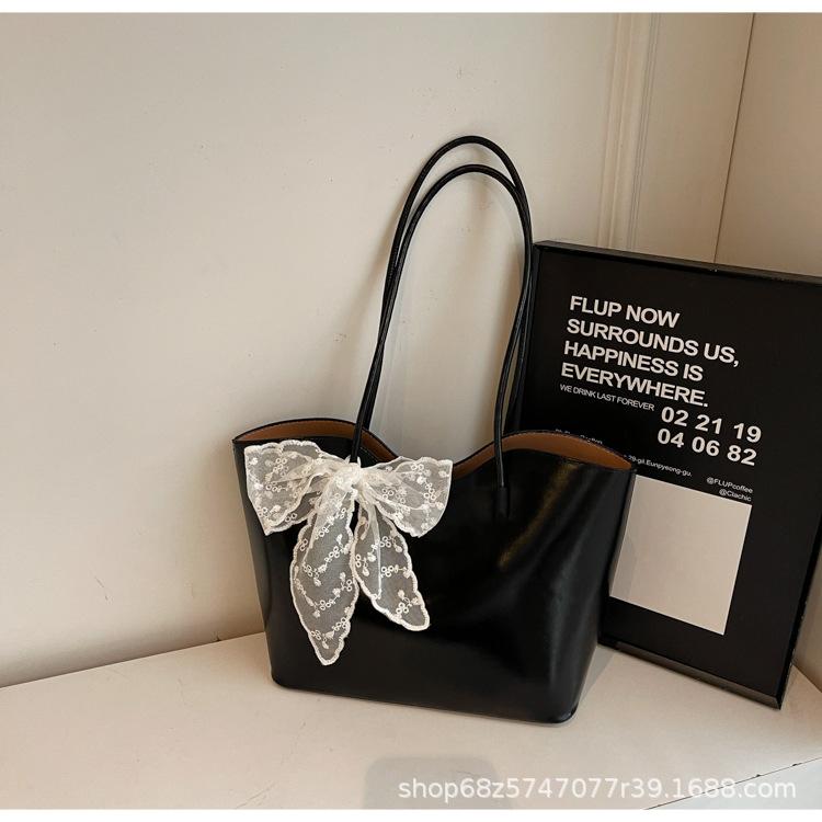 Foreign style simple urban commuting large capacity portable tote bag women's new high-end casual shoulder armpit bag