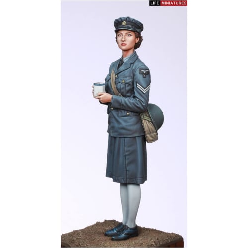 Life Miniatures 1/35 Scale Resin Kit LM-35004: WWII Royal Air Force WAAF (Women's Auxiliary Air Force) Deputy Chief of Staff, 1940-1941