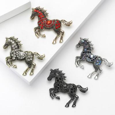 Vintage Rhinestone Horse Brooch Alloy Running Horse Lapel Pin Sweater Cardigan Coat Business Suit Decoration Men Women Clothing Accessories