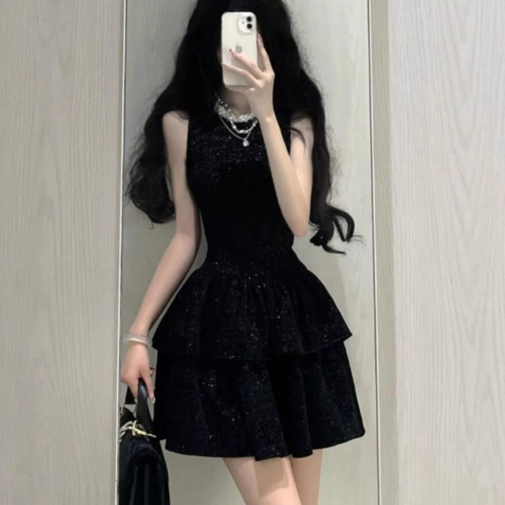 Rich Daughter French Sleeveless Dress Casual Style New Birthday Dress Hepburn Style Temperament Small Black Dress