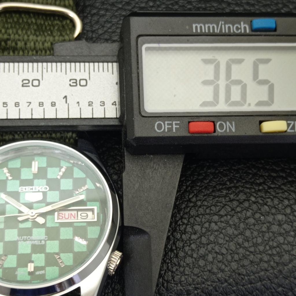 REFURBISHED SEIKO 5 AUTOMATIC MENS WATCH JAPAN MADE GREEN DIAL CUSTOM A440132-2 QV90-a440132