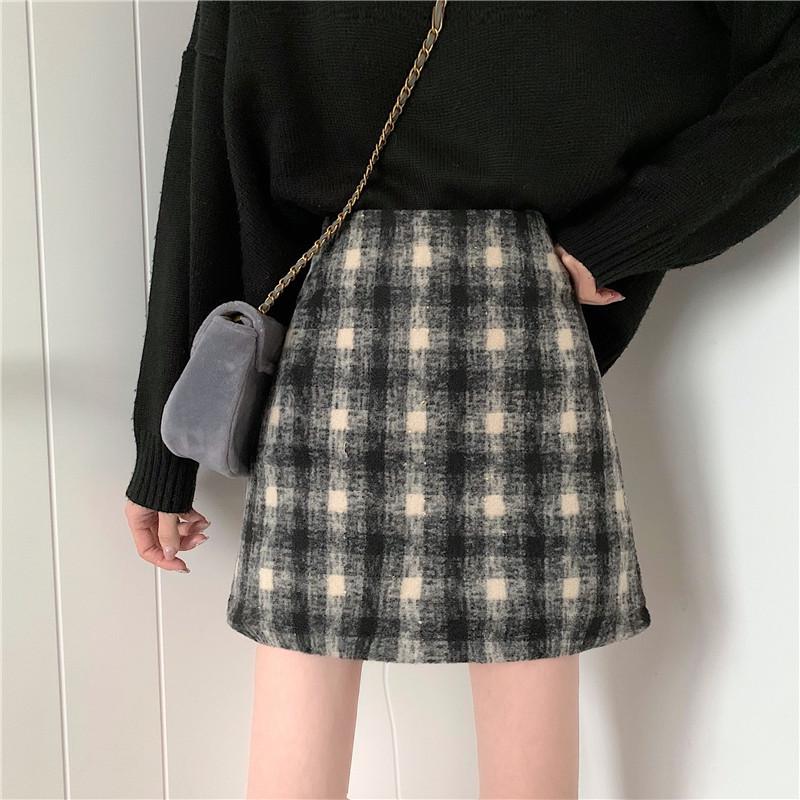 

Chic Plaid High-Waisted Midi Skirt: Slimming, Age-Reducing A-Line Fit for Petite Figures, Perfect for Autumn and Winter XL
