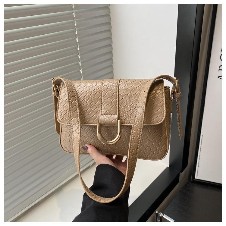 

Woven temperament 225 large-capacity new texture retro fashion casual hand-held underarm shoulder baguette women s bag хакі