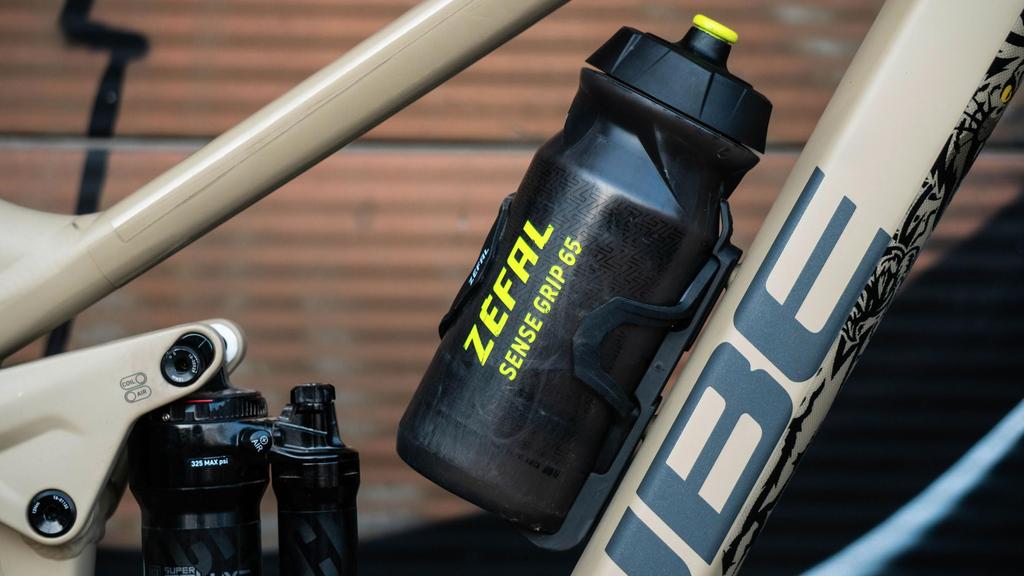 Zefal PULSE Z2 Bicycle Bottle 1705 Cage, Black,