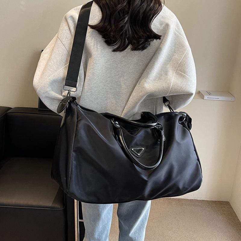Fashionable and Trendy Handbag for Ladies On Business Trips, A Large-capacity Travel Bag for Outings and Sightseeing