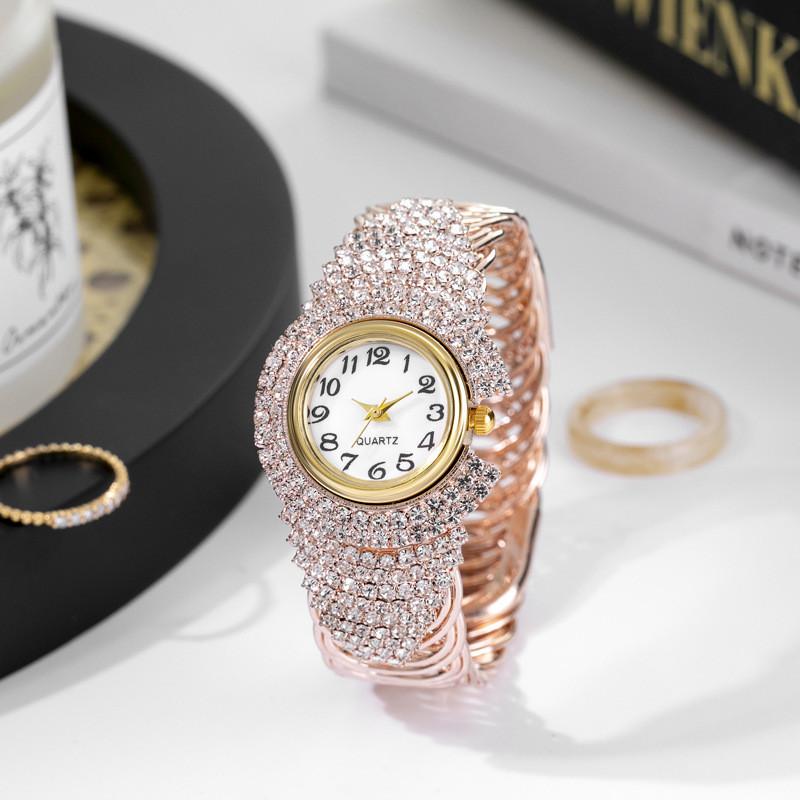 

Style Women Sparkling Bracelet Watch With Alloy Band For Daily Use