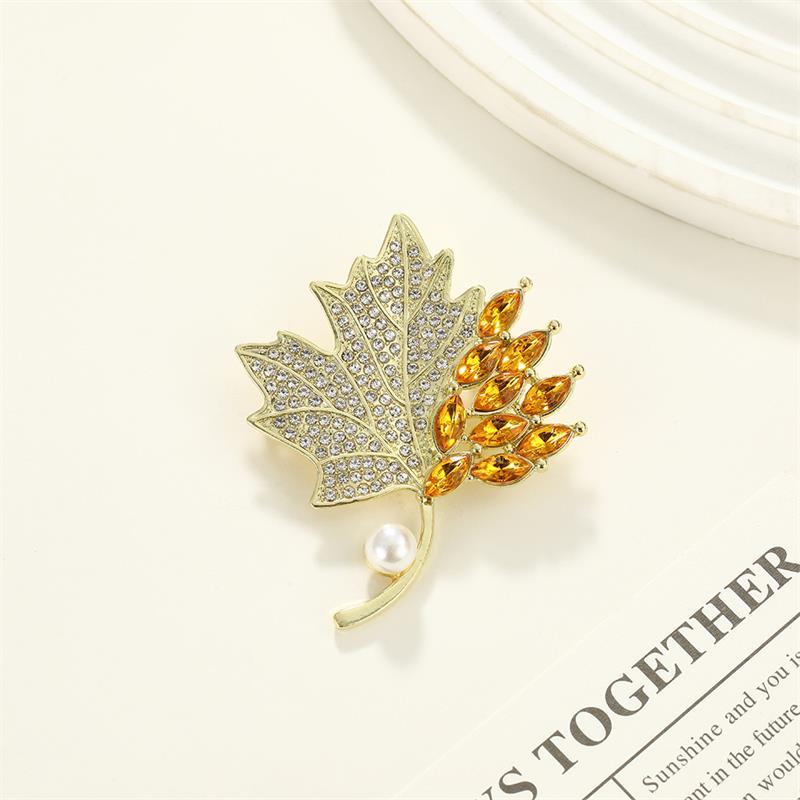 

Модная брошь из сплава с кленовым листом, стразами и жемчугом, шикарная булавка, аксессуар для одежды для женщин и мужчин, украшение, лацкан костюма, корсаж, подарок на Новый год A2