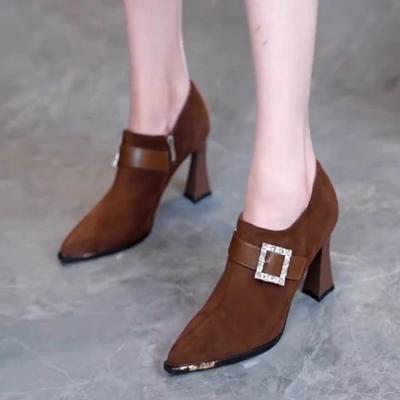 Zapatos de boca profunda de un solo color para mujer, otoño e invierno 2025, nuevos, de ante, punta fina, tacón alto, moda, tacón grueso, hebilla cuadrada, strass, zapatos para mujer