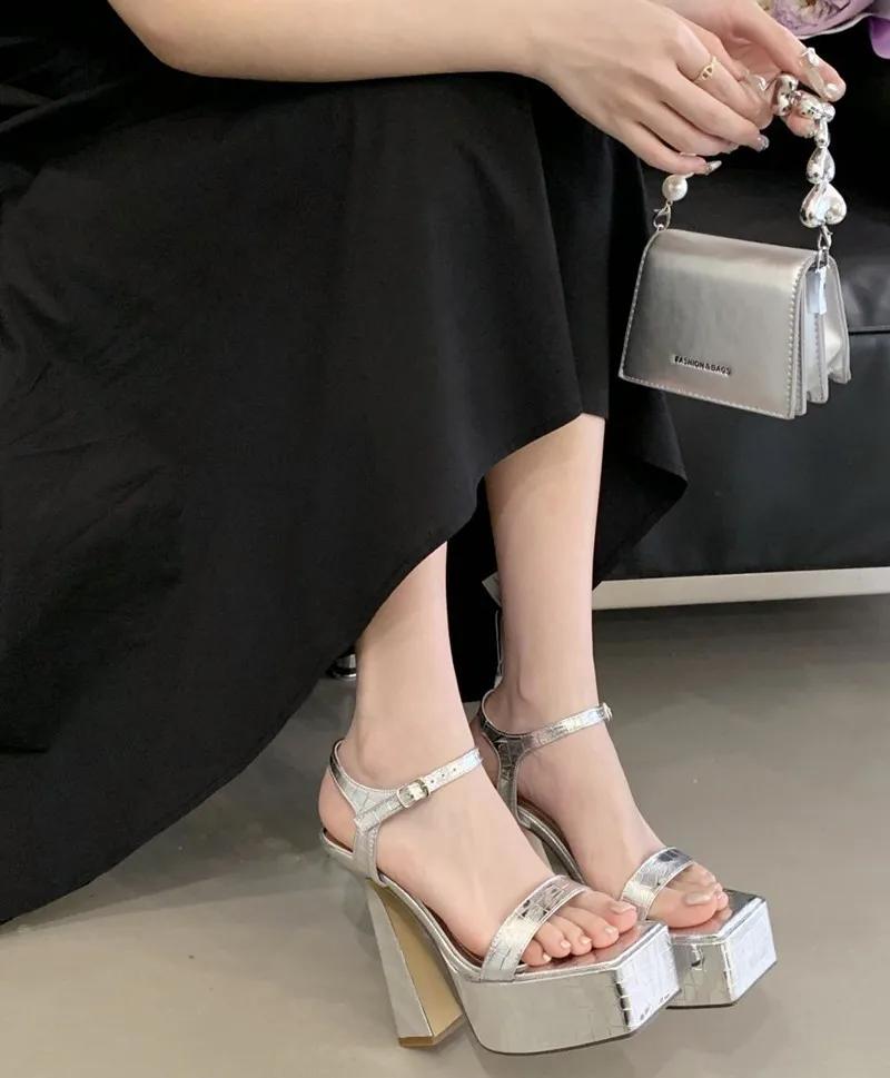 Fashion Higher Quality Square Toe Ankle Strap Thick Bottom Women Sandals Sexy Open Toe Super High Heeled Slide Sandals Party Dress Shoes