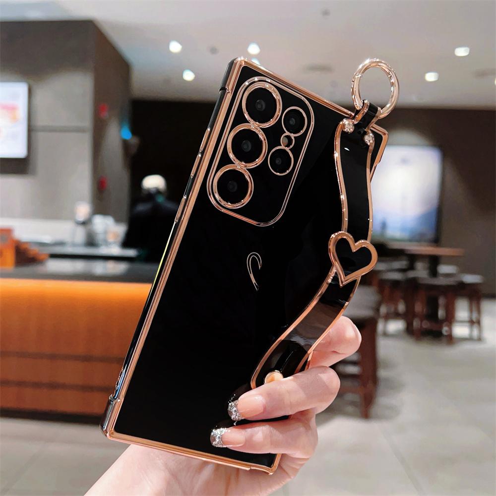For Samsung Galaxy S25 Ultra Case Electroplated Heart Pattern TPU Phone Back Cover with Wristband Kickstand