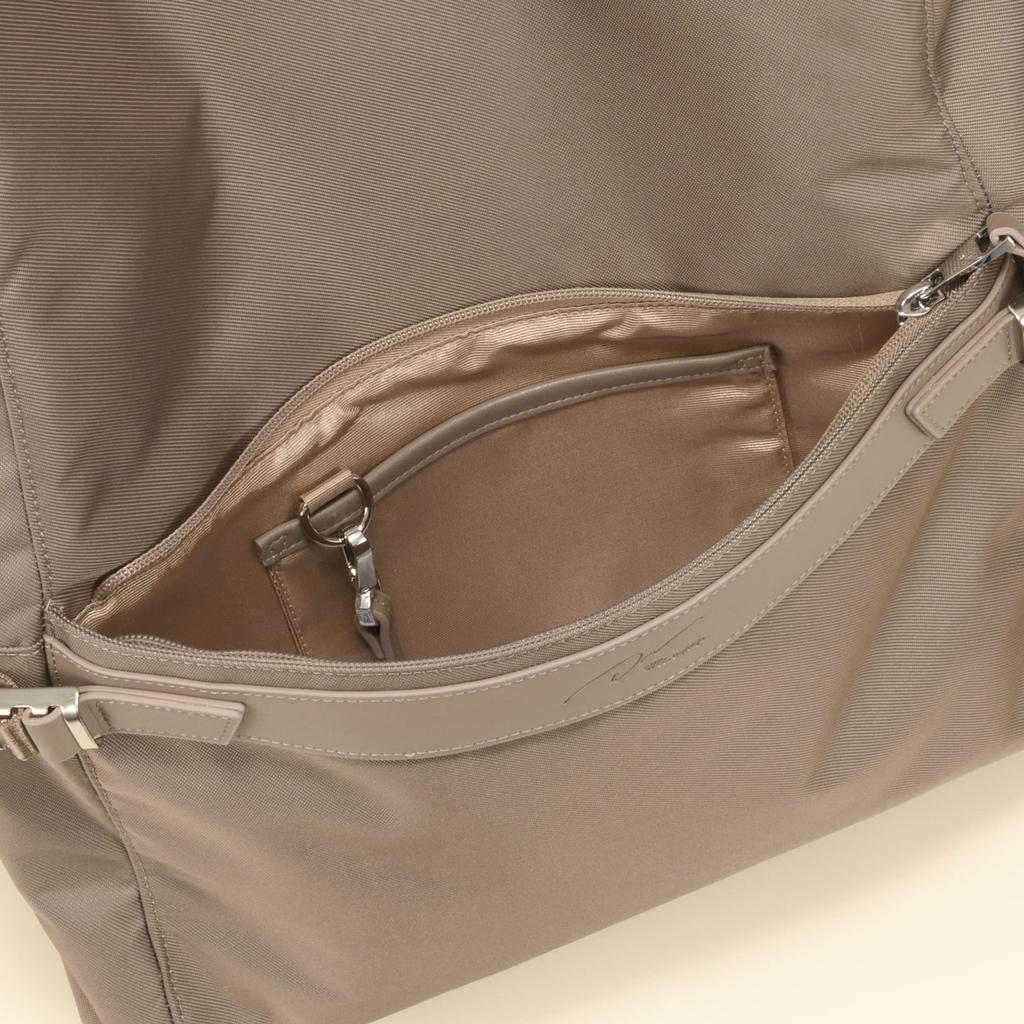 [W&.DayNight] Rikka Square Backpack, Fits B4 Size, Fits 15.6-inch Laptop, No. 11713, 16L, 800g, Women's, Smoky Pink, Commuter